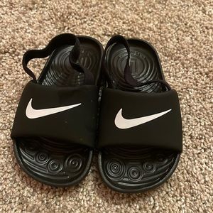 Kids Black Nike Sandals